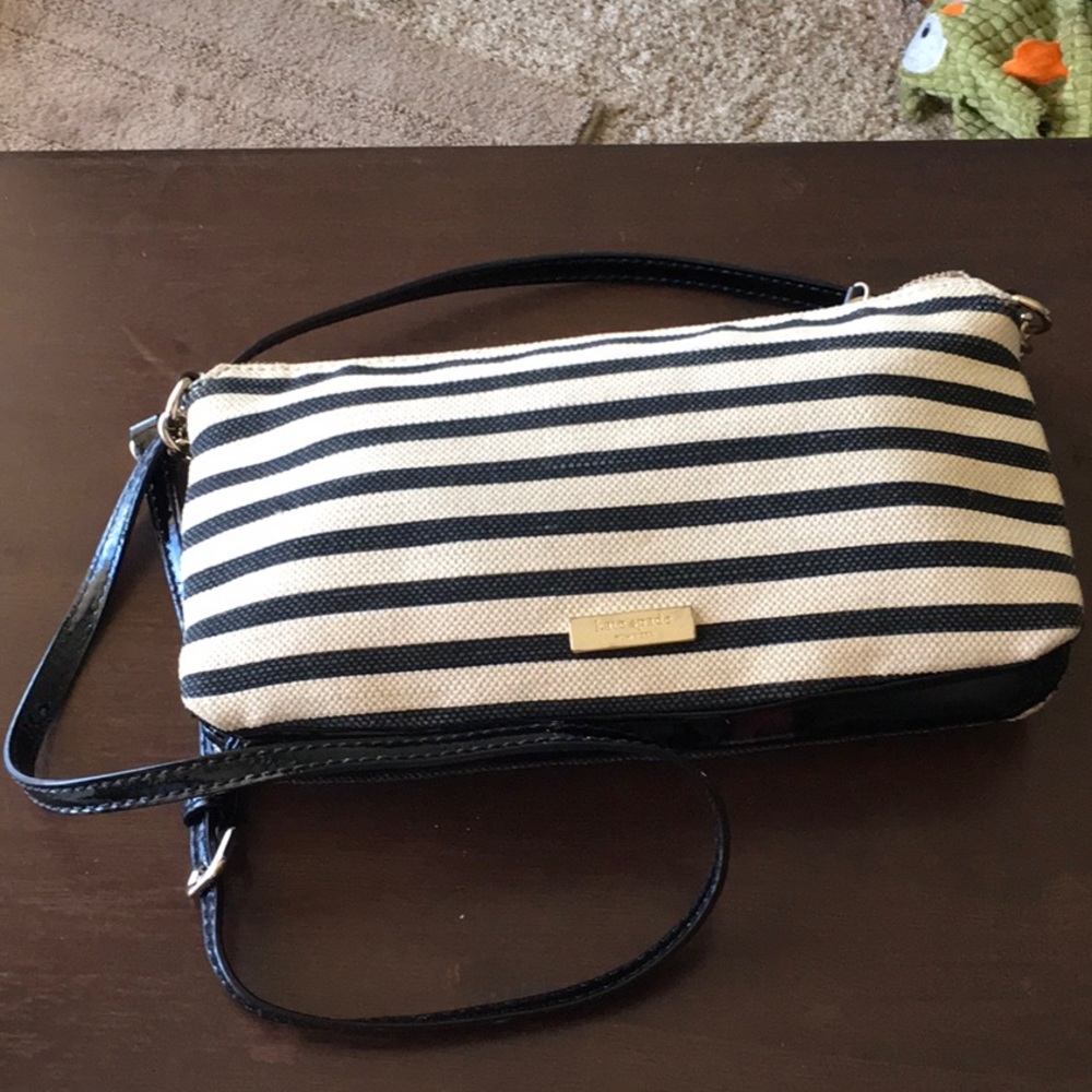 Kate Spade Patent Bow Crossbody - Picture 2 of 3